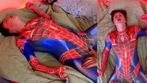 Spidergirl fingered in her new costume: Amateur, Fetish & Fingering Porn - 经典欧美