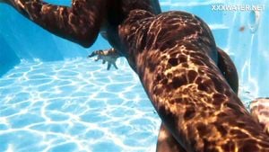 Venezuelan juicy teen showing big tits underwater by Underwater Show: Babe, Big Ass & Hd Porn Porn - 经典欧美