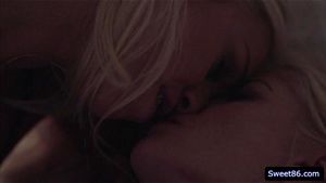 Horny Charlotte Stokely and Lyra Law intense scissor sex: Lesbian, Lesbians & Lesbian Sex Porn - 经典欧美