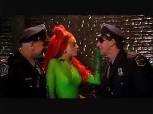 Poison Ivy - The Kiss of Death ft. Uma Thurman: Hypnosis, Lips & Batman Porn - 经典欧美