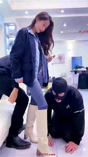 Chinese femdom: Bongacams, Boots & Trampling Porn - 经典欧美