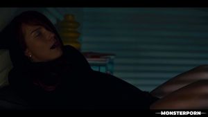 真实生活里番 - 变形的恶魔与女同怪兽色情