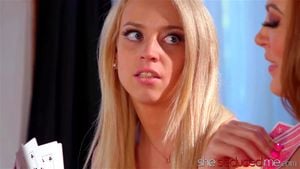 Madison Summers Seduced By Mother In Law Carmen Valentina by She Seduced Me: Porn - 经典欧美
