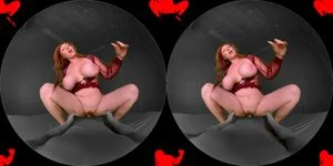 Lauren Phillips 在上个月举办了她自己的 Fuck A Fan 比赛，你赢得了奖品。