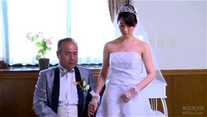 丈夫老板偷情人妻