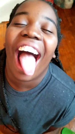 Milf slurping cock & eating cum: Blowjob, Amateur & Ebony Porn - 经典欧美
