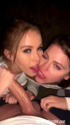 Double Blowjob: Babe & Bongacams Porn - 经典欧美