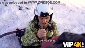 VIP4K。滑雪度假村戴绿帽子