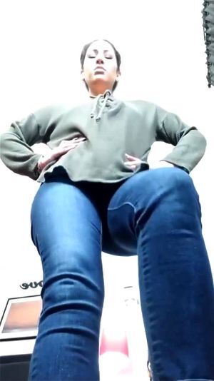 Latina Giantess POV: Feet, Soles & Toes Porn - 经典欧美