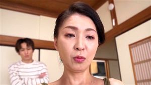 VKO step-mom ストレッチする母がエロくて