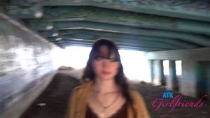 Vacation fun with sweet and innocent Remi Raw behind the scenes blowjob in the car: Porn - 经典欧美