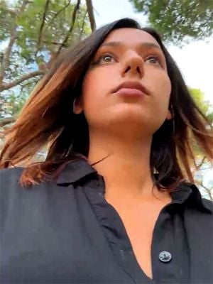 性感女优阿基拉为您带来一场视觉盛宴，展现成熟魅力与激情演绎。体验一场充满欲望与火花的成人娱乐，满足您对高品质内容的追求。
