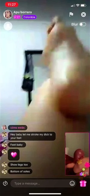 哥伦比亚妹子秀脚！我的巨大射精。