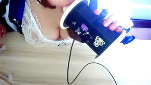 ASMR蕾丝舔耳