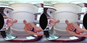Facesitting upskirt: Licking, Vr & Virtual Reality VR Porn - 经典欧美