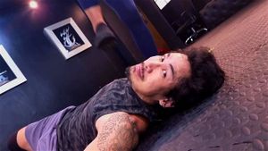 Foot fight: Fansly, Trampling & Trampling Girl Porn - 经典欧美