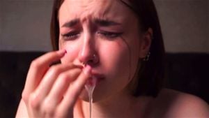 FINGER LICKING ON SPIT , SPITING , SILVA , SLOPPY GIRLS , SALIVE: Babe, Solo & Fetish Porn - 经典欧美
