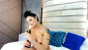 Come have fun with this horny Latin by SarahBlair: Blowjob, Amateur & Latina Porn - 经典欧美