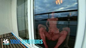 运动型业余爱好者喜欢大鸡巴插进她的翘臀 - Trueamateur