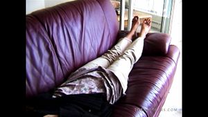 Shasta size feet 11 and beautiful long toes resting on the sofa back.: Xnxx, Footfetish & Soles And Toes Porn - 经典欧美