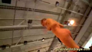 wild lapdance on puclic show stage: Amateur & Xvideos Porn - 经典欧美