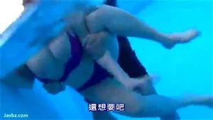 Japanese girl public sex and creampie by stranger in swimming pool: Bikini, Sex Toy Dildo & Swimming Pool Sex Porn - 经典欧美