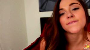 Zoey Foxx 的虚拟性爱体验，带你进入一个充满激情与感官刺激的成人幻想世界。探索她迷人的表演，享受专为成年观众设计的数字娱乐。
