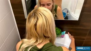 Sexy Couple Turn Their Building Tour Into A Steamy Rooftop Tease by HomeGrownVideo: Porn - 经典欧美