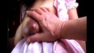 迷人亚洲美女拥有傲人巨乳