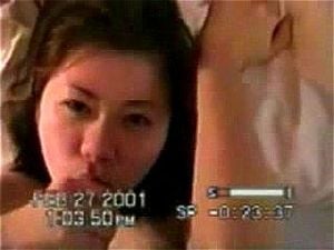 台湾年轻女性自拍展现迷人声音