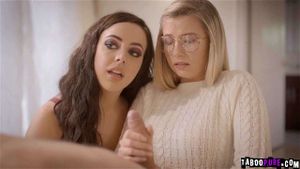 Bully stepbro Lucas Frost bangs with shy and naive stepsis Carolina and friend Whitney: Porn - 经典欧美