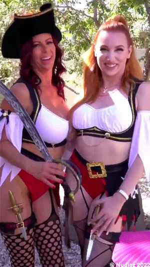 Maddy Grey + Alexis Fawx 指令自慰