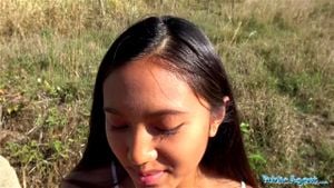 Public Agent 路边口交与紧致小穴的性爱，热辣亚洲女孩May Thai