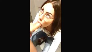 bisexual pickup good girl loves giving  blowjob to her boss and swallowing cum at work wife sex for money: Porn - 经典欧美