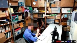 Black babe shoplifter caught and fucked by security: Stripchat, Reality & Spycam Porn - 经典欧美