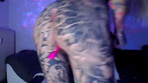 MILF - MOST EXTREME BODY TATTOOE GOTHIC SLUT: Blowjob, Fansly & Pierced Nipples Porn - 经典欧美
