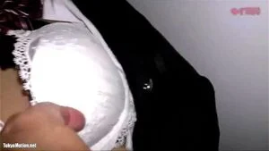 可爱年轻女孩的亲密抚摸体验！