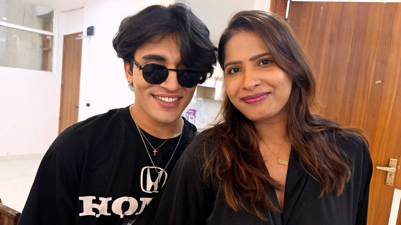 色情片 Akash 和 Tejashwini Mastwala 的印度亚洲明星的重口味性爱视频