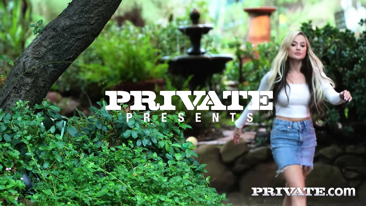 Private com - Lilith Grace in a purely anal fuck in front of her cuckold husband