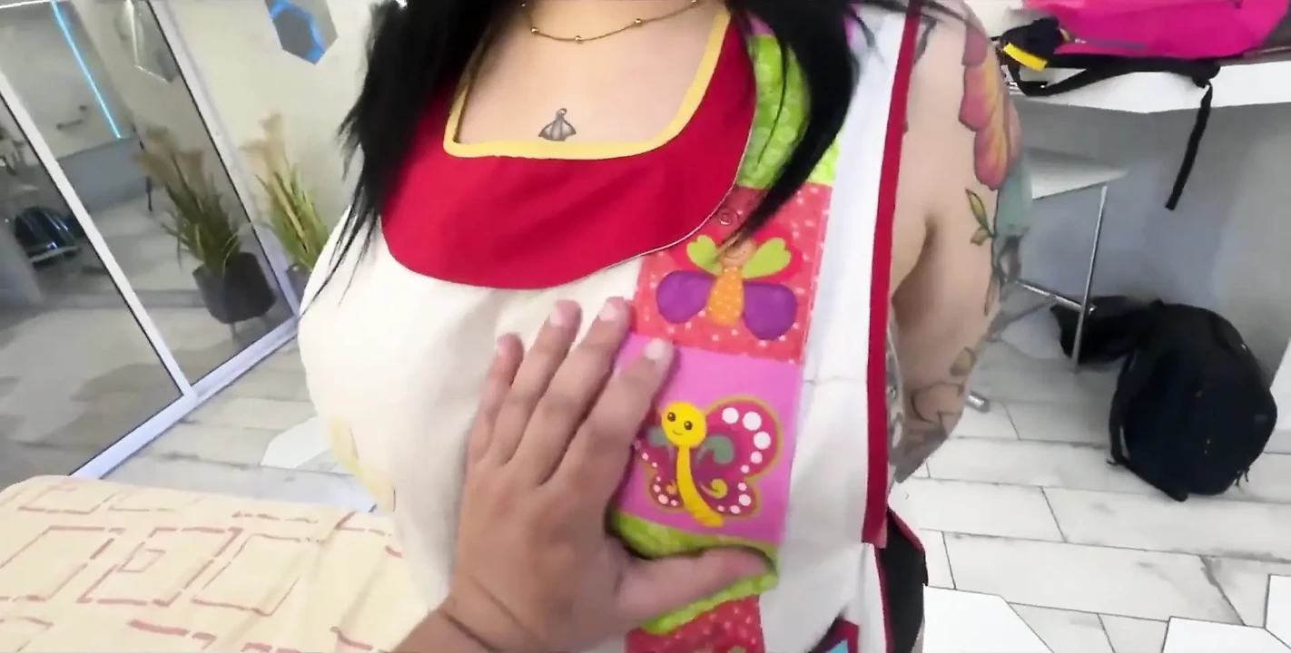 阿根廷老师喜欢吮吸小便 - Mamiimaldii