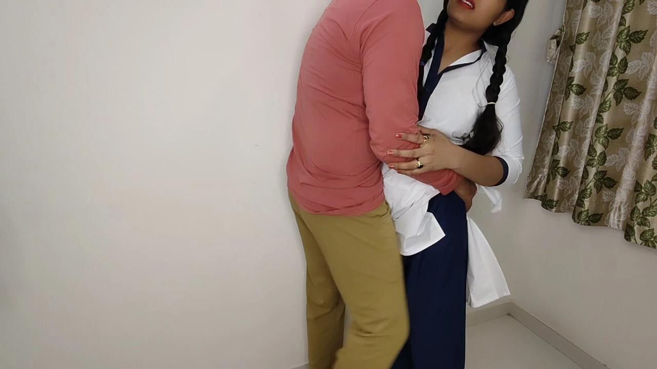 学校范卡司机Ghar Pe Aa Gaya Komal Chalo让Ho Raha Hai