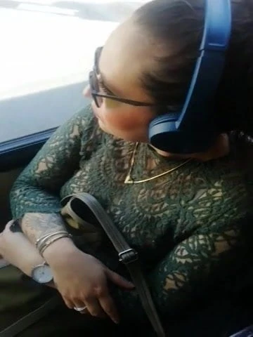公交车上的熟女的奶子