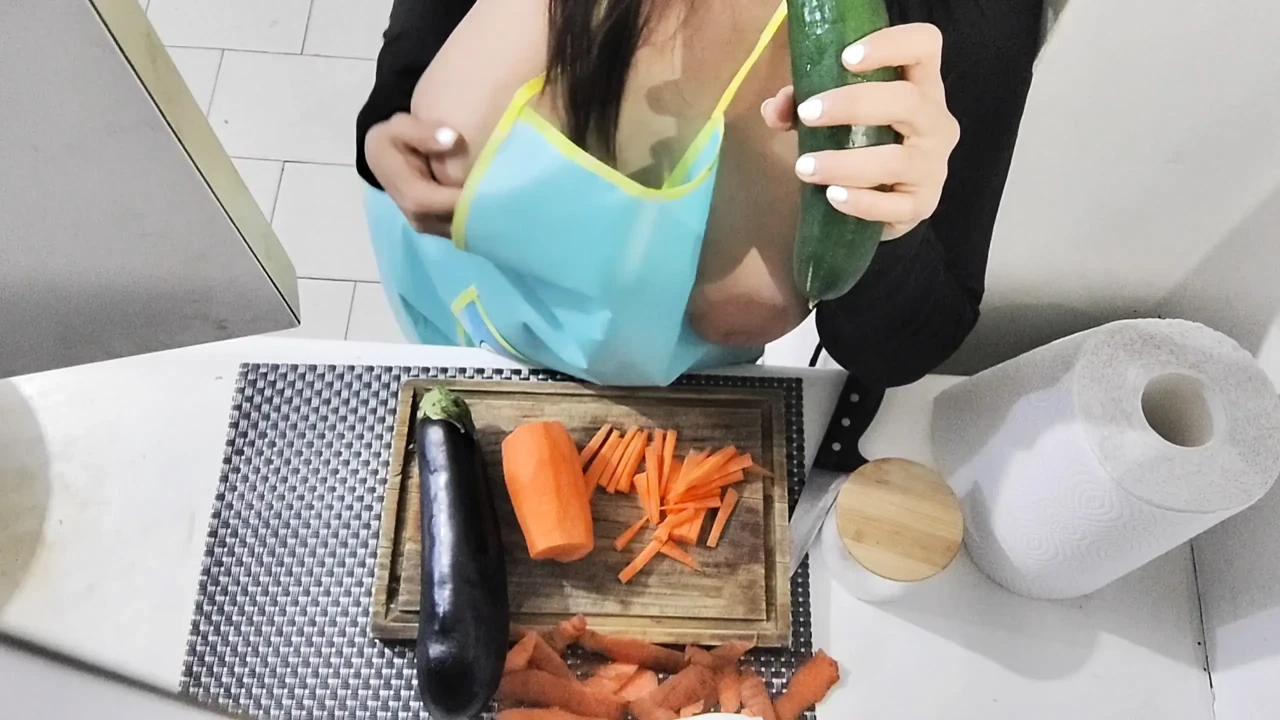 I shove a huge cucumber up my hungry asshole - Fetish