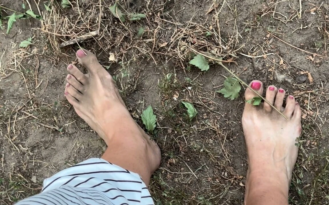 花园里的脏脚