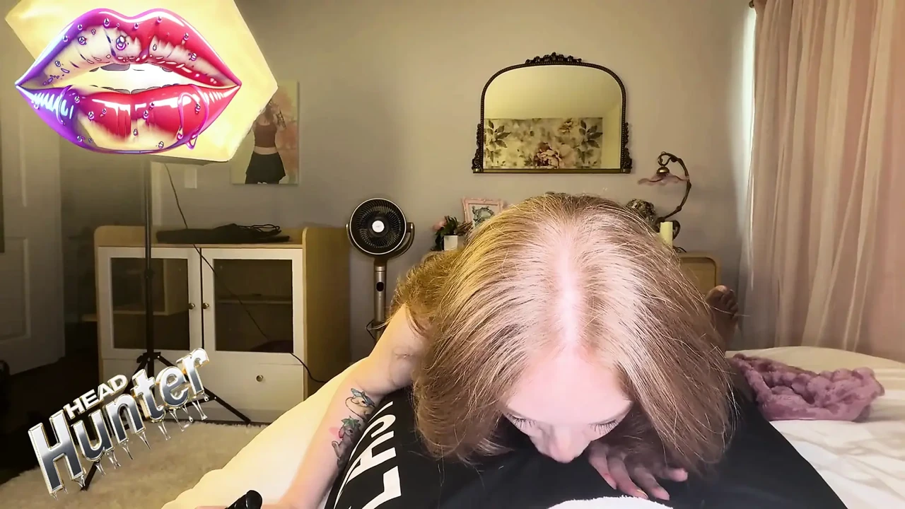 第一人称视角Lelee Fox的嘴里塞满了大黑