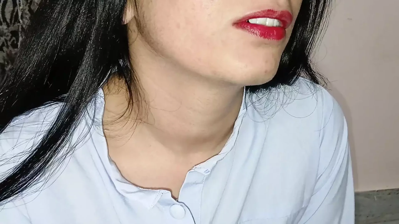 印度苗条女孩撒尿 - 撒尿色情视频