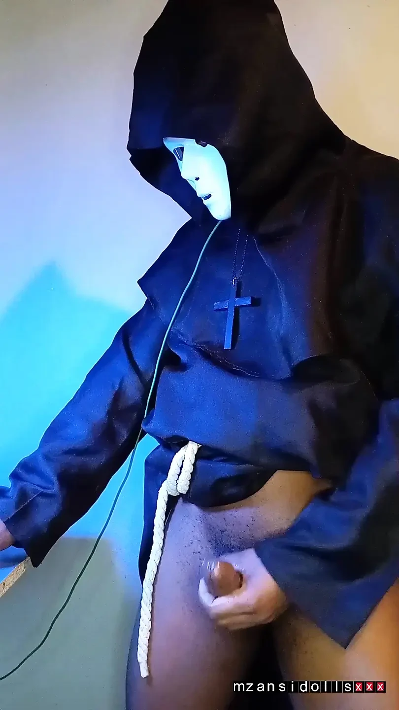 教堂服务后的肮脏牧师高潮