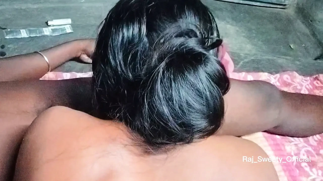 三个男孩与一个印度女孩，重口味四人组。India Village Xxx Video