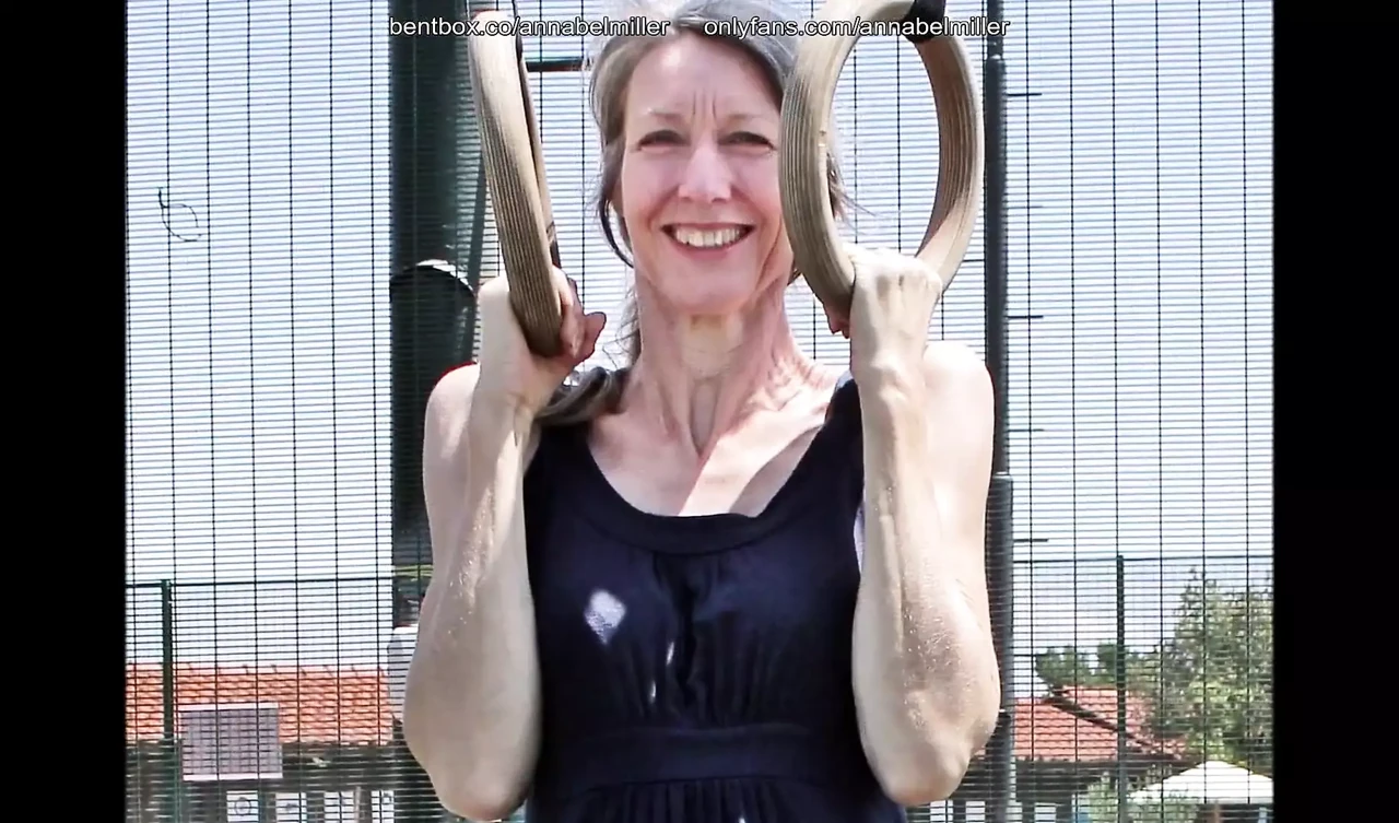 Annabel Miller：不穿内裤锻炼