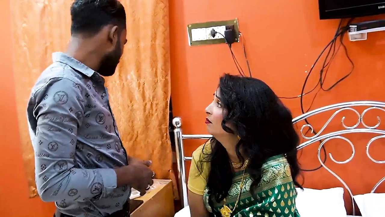 Punam Bhabhi 与印度前情人发生性关系